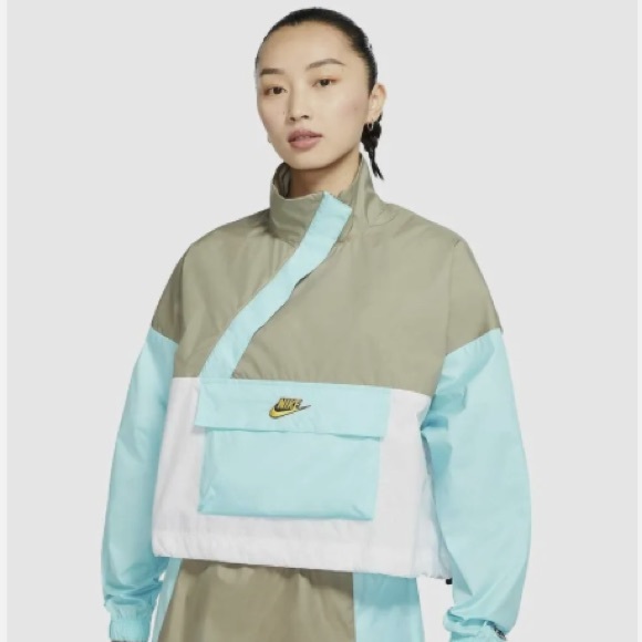 Nike Jackets & Blazers - NWT Nike Sportswear Icon Clash Woven Anorak Wind Crop Jacket